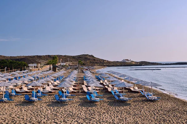 Sombrillas Tumbonas Playa Arena Zakynthos Grecia — Foto de Stock
