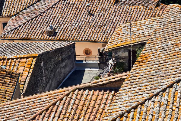 Kamienne Dachówki Zabytkowych Domów Mieście Sorano Toskanii Włochy — Zdjęcie stockowe