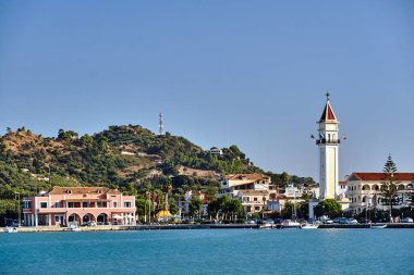Yunanistan 'ın Zakynthos adasındaki Ortodoks Katedrali' nin liman ve çan kulesi