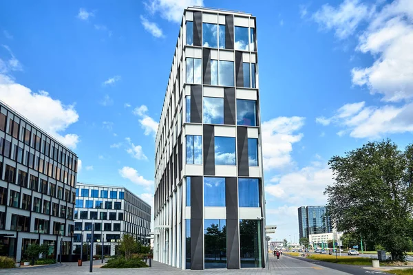 Straße Mit Modernen Bürogebäuden Der Stadt Poznan — Stockfoto