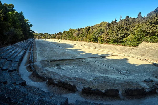 ギリシャのロードス市にあるヘレニズム時代のスタジアムの石の遺跡 — ストック写真