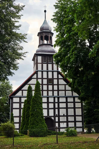 Polonya Nın Gorzyca Köyünde Çan Kulesi Olan Tarihi Kilise — Stok fotoğraf