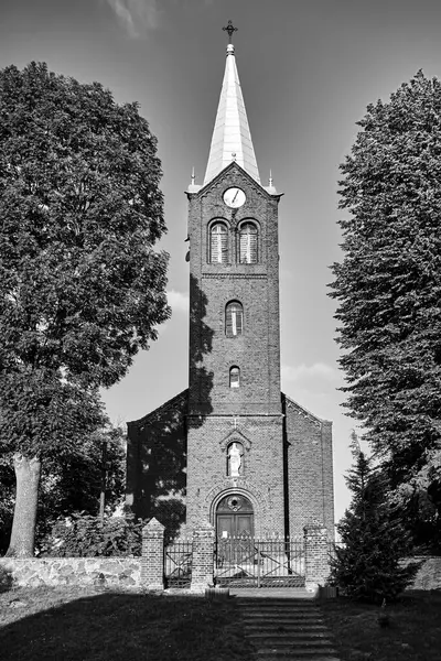 Tour Église Néogothique Historique Brique Rouge Dans Village Sokola Dabrowa — Photo