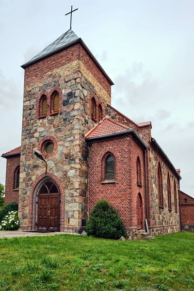 Historische Kirche Mit Glockenturm Dorf Grochowo Polen — Stockfoto