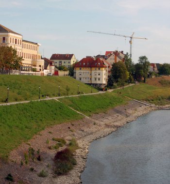Gündüz şehir mimarisi üzerinde göster