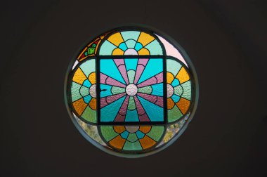pencere renkli vitray sanat eseri ile