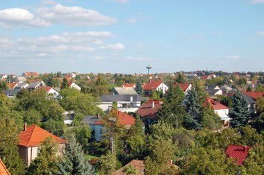 arasında kentsel sahne alanı inşa edilmiş.