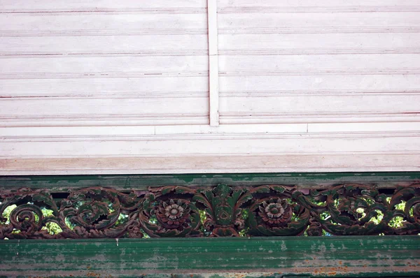 arka plan olarak Dekoratif-süsleme elementler ile ahşap plakalar 