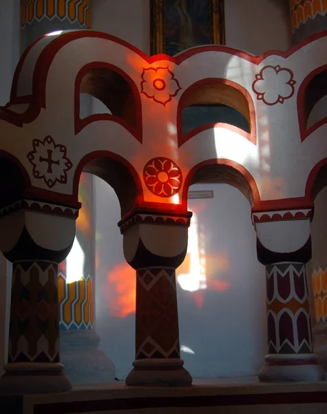 Escadaria Dentro Catedral Com Diferentes Símbolos Corrimão — Fotografia de Stock