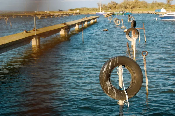 Tires Boat Mooring Pipes Water — Stock Photo, Image