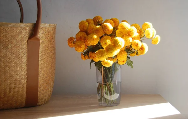 Beautiful Bouquet Yellow Chrysanthemums Placed Table — Stock Photo, Image