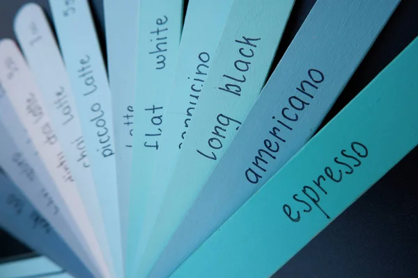 Blauwe Planken Menu Met Diverse Dranken Namen — Stockfoto
