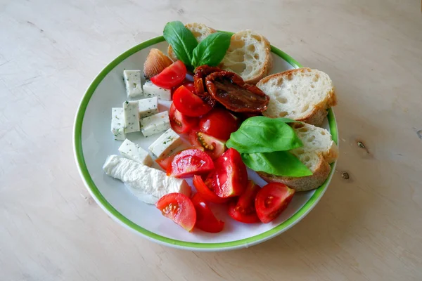 Goat Cheese Tomato Fresh Basil White Bread White Plate — Stock Photo, Image