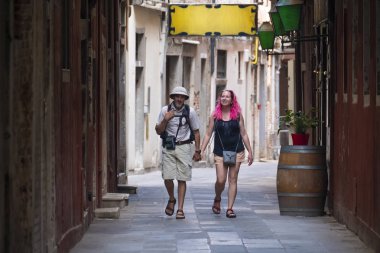 Venedik komik turist birkaç sokaklarda. İtalya, Europe popüler turizm seyahat