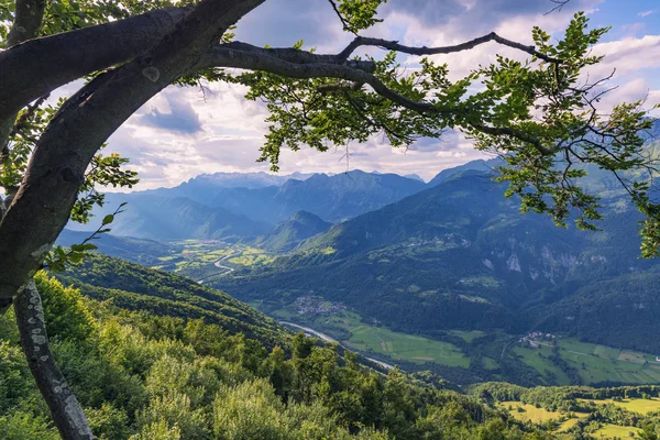 Pôr Sol Rosa Mágico Topo Montanha Vista Para Beatiful Vale — Fotografia de Stock