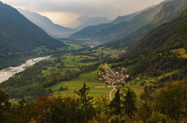Piękny Wieczór Alpejskiej Dolinie Socha Dolinie Pobliżu Tolmin Słowenia — Zdjęcie stockowe