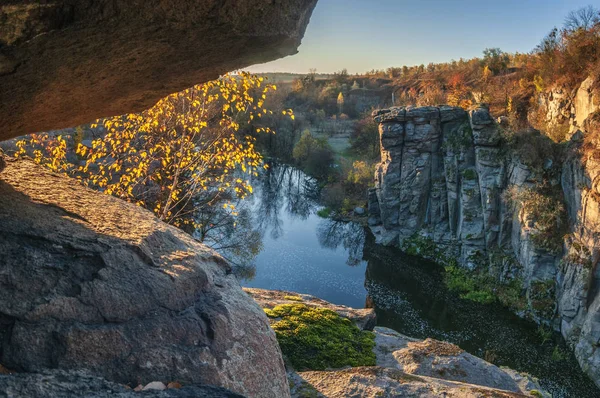 Increíble cañón del río en otoño . —  Fotos de Stock