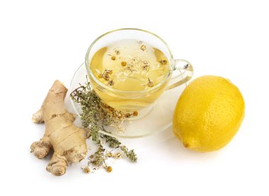 Zencefil ve limonlu bitki çayı.