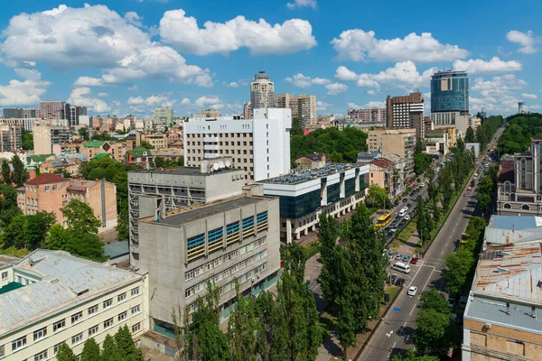 Kiev Stadsgezicht Luchtfoto Panorama Een Hete Zomerdag Oude Moderne Gebouwen — Stockfoto