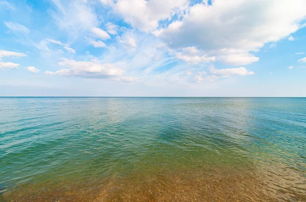 Mer Sans Fin Ciel Ensoleillé Avec Nuages Fonds Bord Mer — Photo