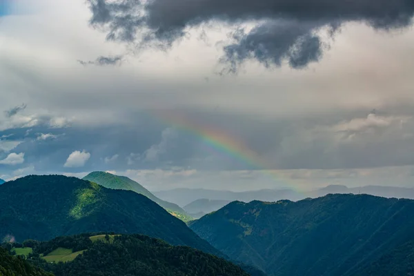 Pioggia Arcobaleno Nelle Alpi Previsioni Meteo Valle Soca Slovenia — Foto Stock