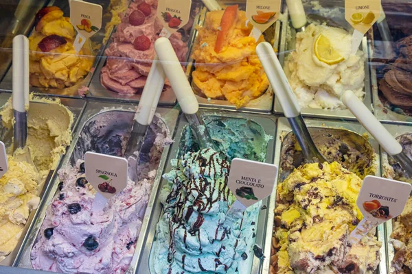 Beroemd Italiaans Ijs Italiaanse Gelato Heerlijk Dessert — Stockfoto