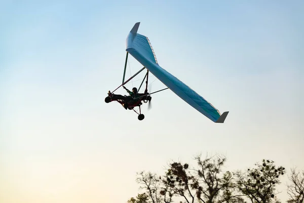 Motorizált Sárkányszárny Sziluett Ultrakönnyű Légi Jármű — Stock Fotó
