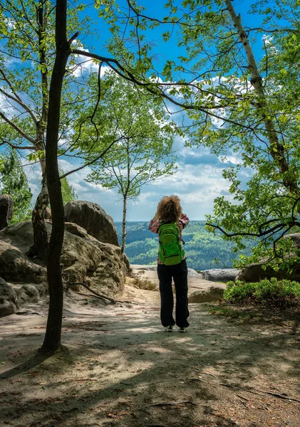 Wanderer Atteint Sommet Sur Pierre Mountain Parsons — Photo