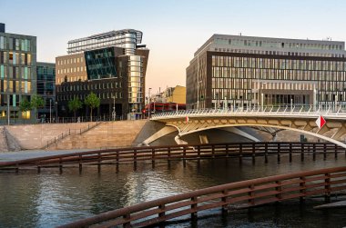 Genel ofis binaları, hastane ve Berlin'de Şapel bankada federal bakanlıklar