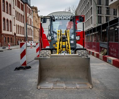 Stapler Berlin'de bir inşaat sahasında