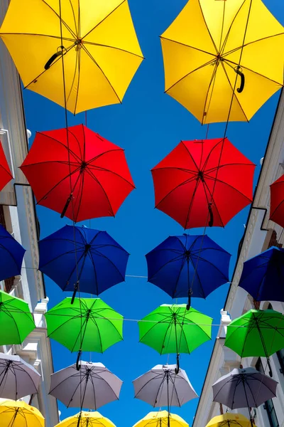 Bunte Regenschirmecovered Colourful Umbrellas — Stock Photo, Image