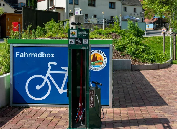 Parkbox Lockers Bicycle Holidaymakers — Stock Photo, Image