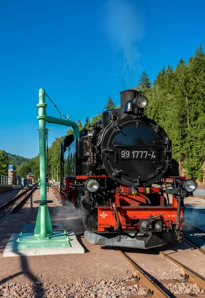 Vecchia Locomotiva Vapore Presso Serbatoio Dell Acqua — Foto Stock