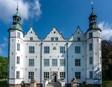 Schleswig-Holstein 'deki Ahrensburg Şatosu 