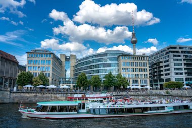 Spree palace Berlin merkezinde Tv Kulesi