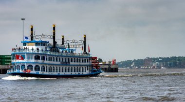 Gemi ve tugs Hamburg Harbour Hamburg manzarası içinde belgili tanımlık geçmiş ile