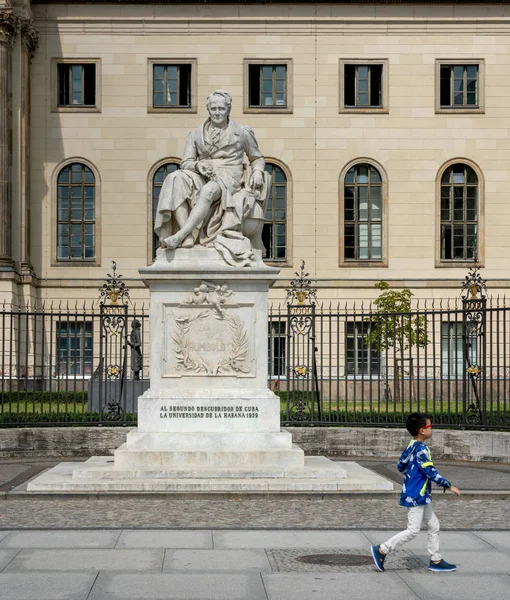 Humboldt Esculturas Frente Universidad Del Mismo Nombre Berlín Mitte — Foto de Stock