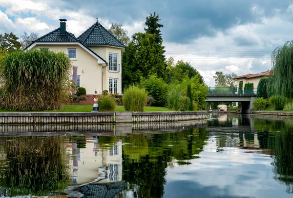 Bir Kanalı Içinde Bölge Yeni Venedik Berlin Güzel Villa — Stok fotoğraf