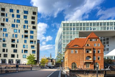 Ofis binaları, ticari gayrimenkul ve Hamburg Hafencity içinde gökdelenler