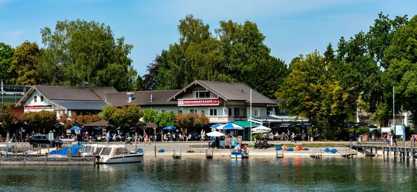 Die Kleine Stadt Prien Chiemsee Mit Anlegestellen Für Schiffe Der — Stockfoto