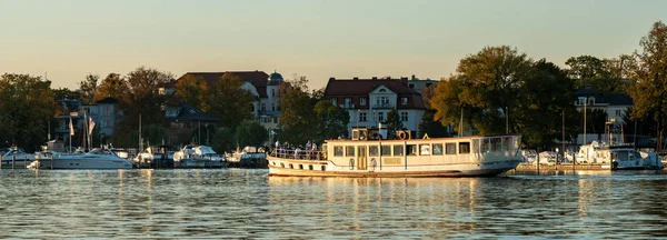 Een Stoomboot Havel Buurt Van Stad Potsdam Duitsland — Stockfoto