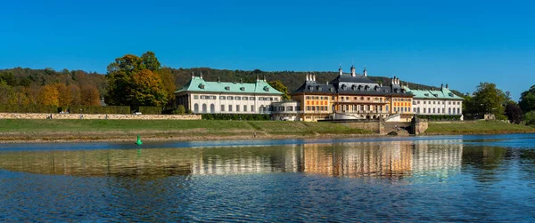 Schloss Pillnitz Saxony Photographed Other Side Elbe — Stock Photo, Image