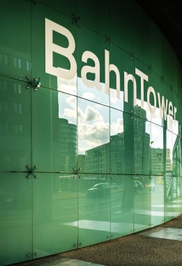 Berlin Potsdamer Platz alman treninin merkezinde Cephe