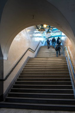 s ve berlin, Almanya tren istasyonları
