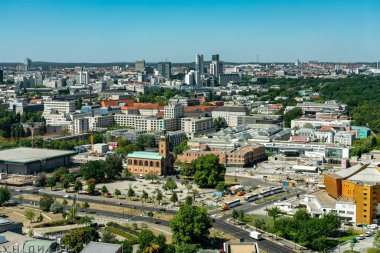 Potsdam Meydanı, Tv Kulesi, Filarmoni Salonu ve Leipzig Caddesi ile kuş bakışı bir görünümberlin