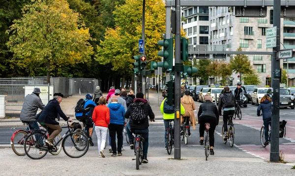 Cycliste Feu Circulation Berlin — Photo