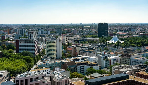 Potsdam Meydanı, Tv Kulesi, Filarmoni Salonu ve Leipzig Caddesi ile kuş bakışı bir görünümberlin