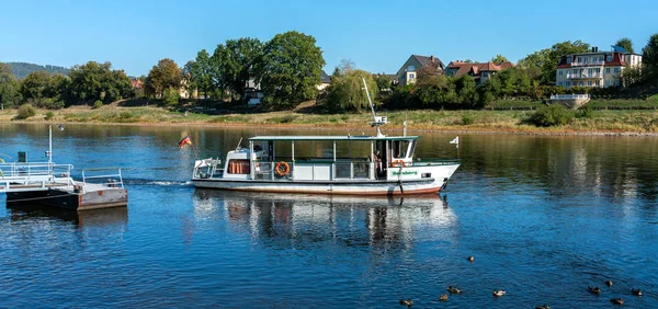 Ferry Elbe City Dresden — Stock Photo, Image