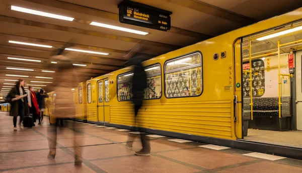 Metro em Berlin, Alemania — Fotografia de Stock