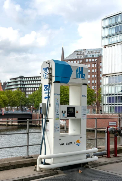 Una moderna estación de hidrógeno para repostar en Speicherstadt, Hamburgo, Alemania — Foto de Stock